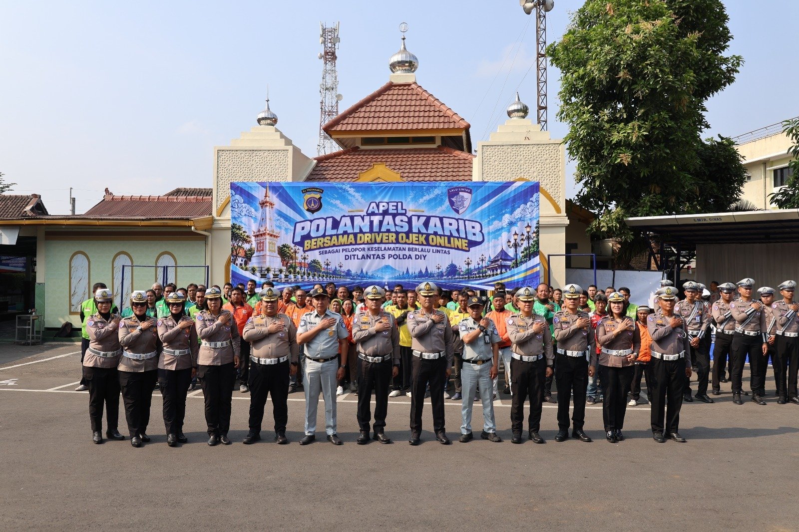Dari Keselamatan hingga Kepedulian, Jasa Raharja Bersama Driver Ojol Bangun Semangat Kebersamaan Dari Keselamatan hingga Kepedulian, Jasa Raharja Bersama Driver Ojol Bangun Semangat Kebersamaan