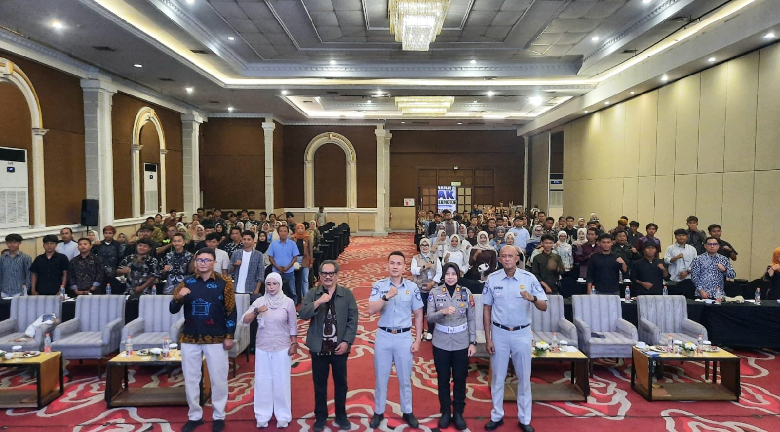 Jasa Raharja Dorong Kepatuhan Pajak Kendaraan melalui Edukasi TJSL Bersama Komunitas Yayasan Jiwa Petani Murakabi Jasa Raharja Dorong Kepatuhan Pajak Kendaraan melalui Edukasi TJSL Bersama Komunitas Yayasan Jiwa Petani Murakabi