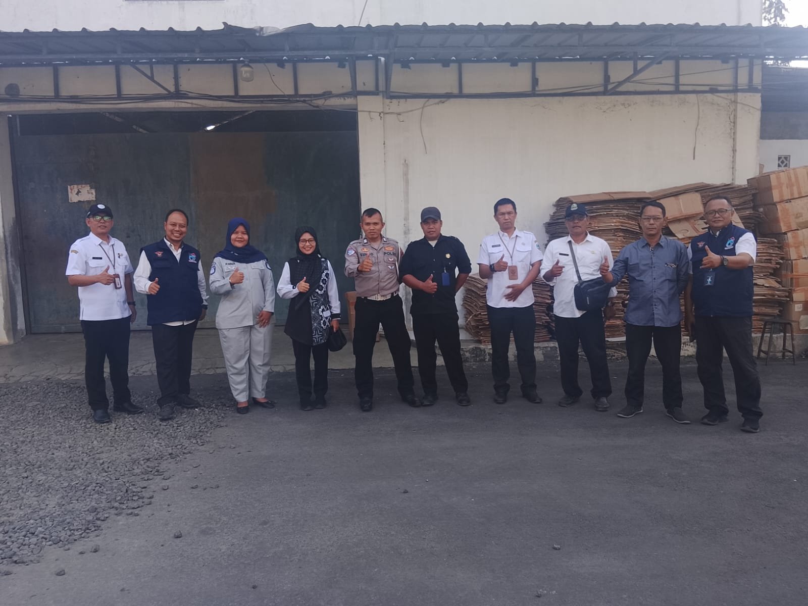 Jasa Raharja Bersama Tim Pembina Samsat Kota Tasikmalaya Laksanakan Operasi Khusus di PT Azka Sejahtera Jasa Raharja Bersama Tim Pembina Samsat Kota Tasikmalaya Laksanakan Operasi Khusus di PT Azka Sejahtera