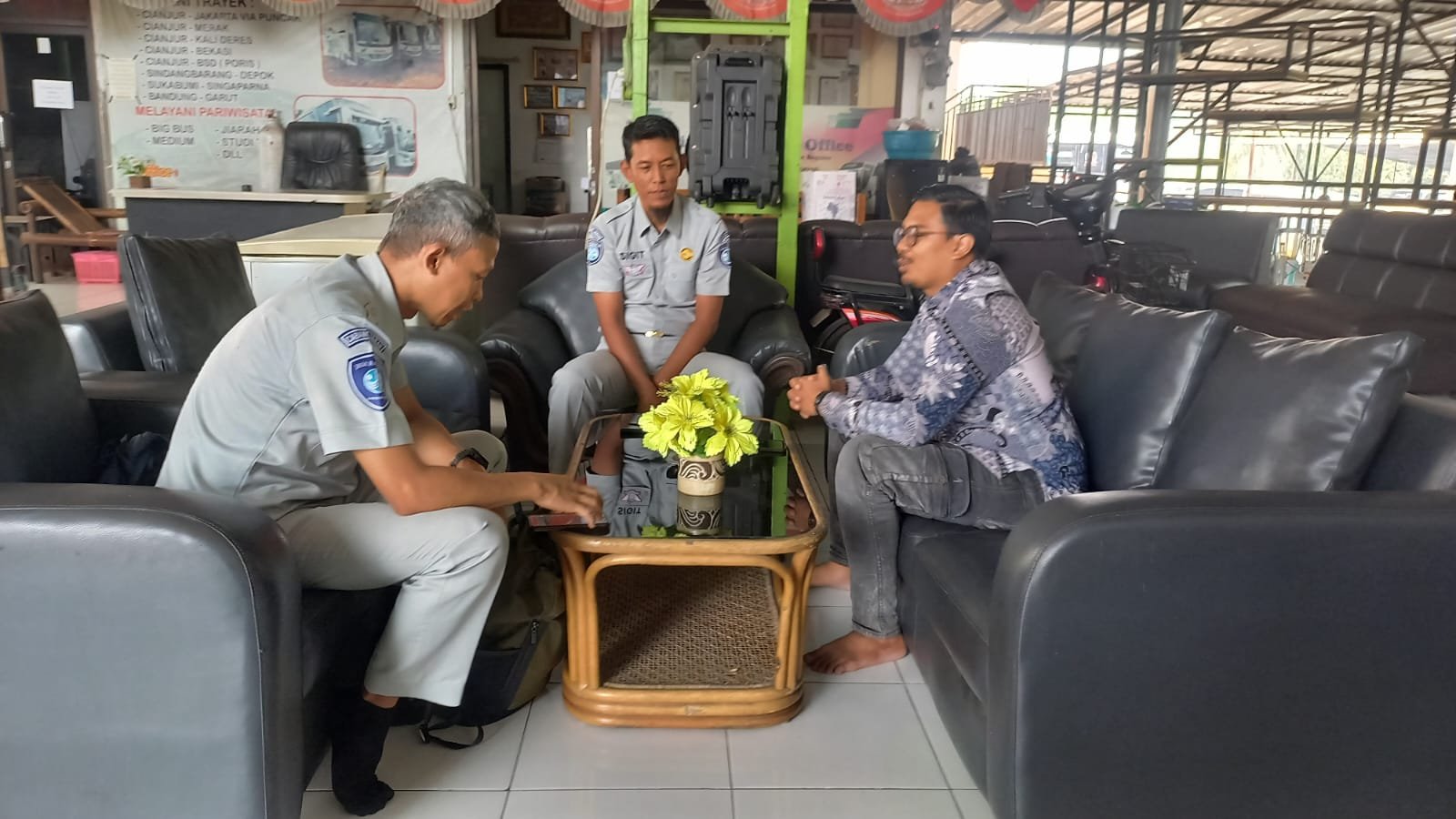 Hadir Lebih Dekat dengan Wajib Pajak Kendaraan Bermotor, Jasa Raharja Cabang Sukabumi Perkuat Sinergi dan Konfirmasi Data Kendaraan Melalui SIGAP Instansi