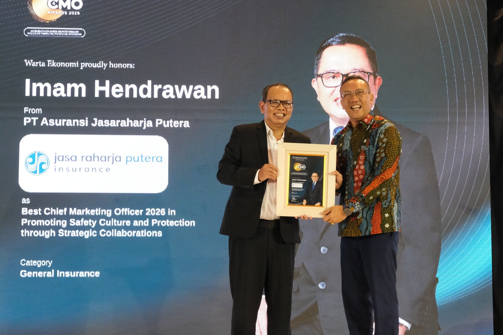 Direktur Pemasaran Jasaraharja Putera Raih Indonesia Best CMO Awards 2026 Direktur Pemasaran Jasaraharja Putera Raih Indonesia Best CMO Awards 2026