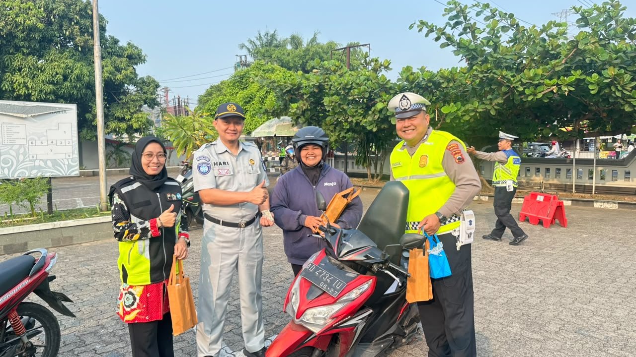 Perkuat Kepatuhan Pajak dan Keselamatan, Tim Pembina Samsat Surakarta Gelar Operasi Gabungan