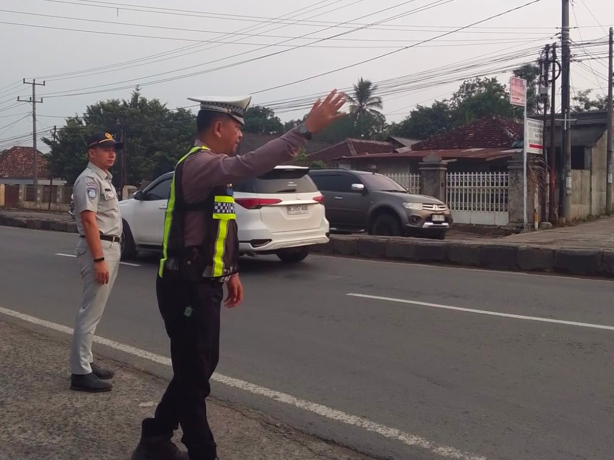Jasa Raharja dan Polri Amankan Jam Rawan Sore di Natar, Tekan Risiko Kecelakaan Lalu Lintas Jasa Raharja dan Polri Amankan Jam Rawan Sore di Natar, Tekan Risiko Kecelakaan Lalu Lintas
