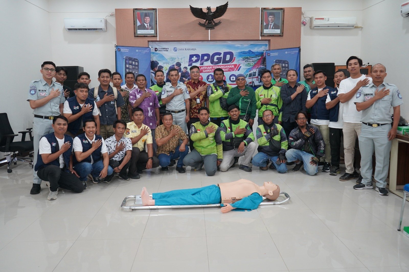 Perkuat Respons Kedaruratan, Jasa Raharja NTB Gelar Pelatihan PPGD Bersama Driver Ojek Online
