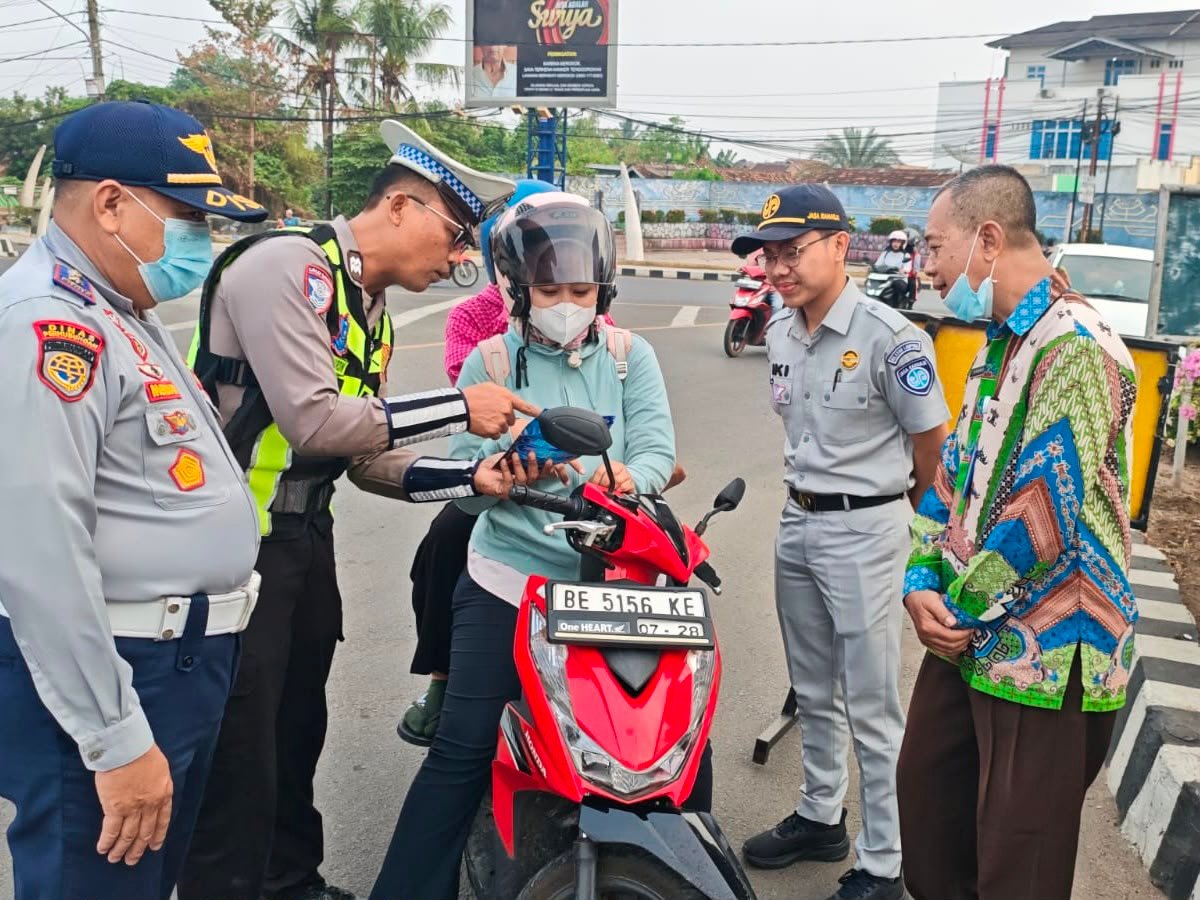 Jasa Raharja Bersama Stakeholder Gelar Operasi Gabungan dan Sosialisasi Keringanan Pajak di Kotabumi