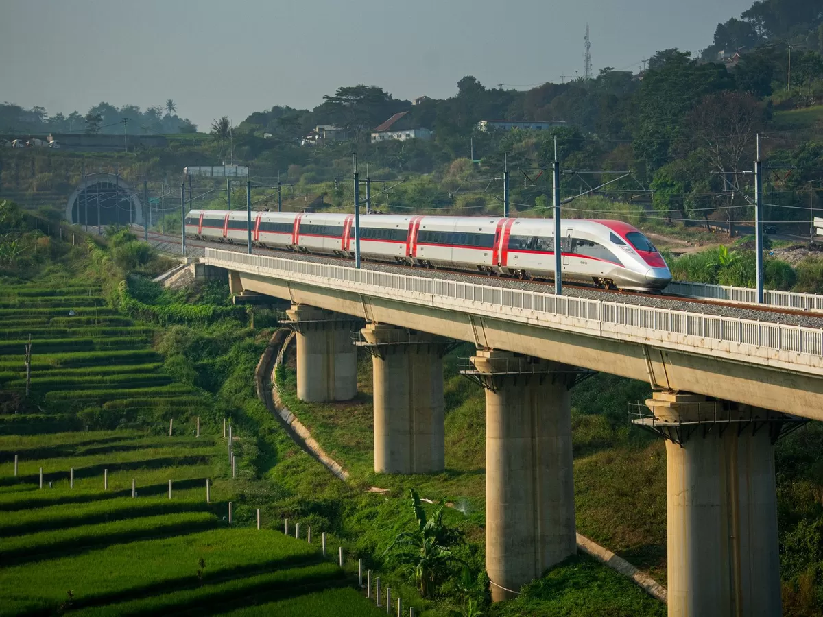 Utang Whoosh Dicicil 80 Tahun, Purbaya Sebut Cicilan Sekitar Rp1 Triliun per Tahun Utang Whoosh Dicicil 80 Tahun, Purbaya Sebut Cicilan Sekitar Rp1 Triliun per Tahun