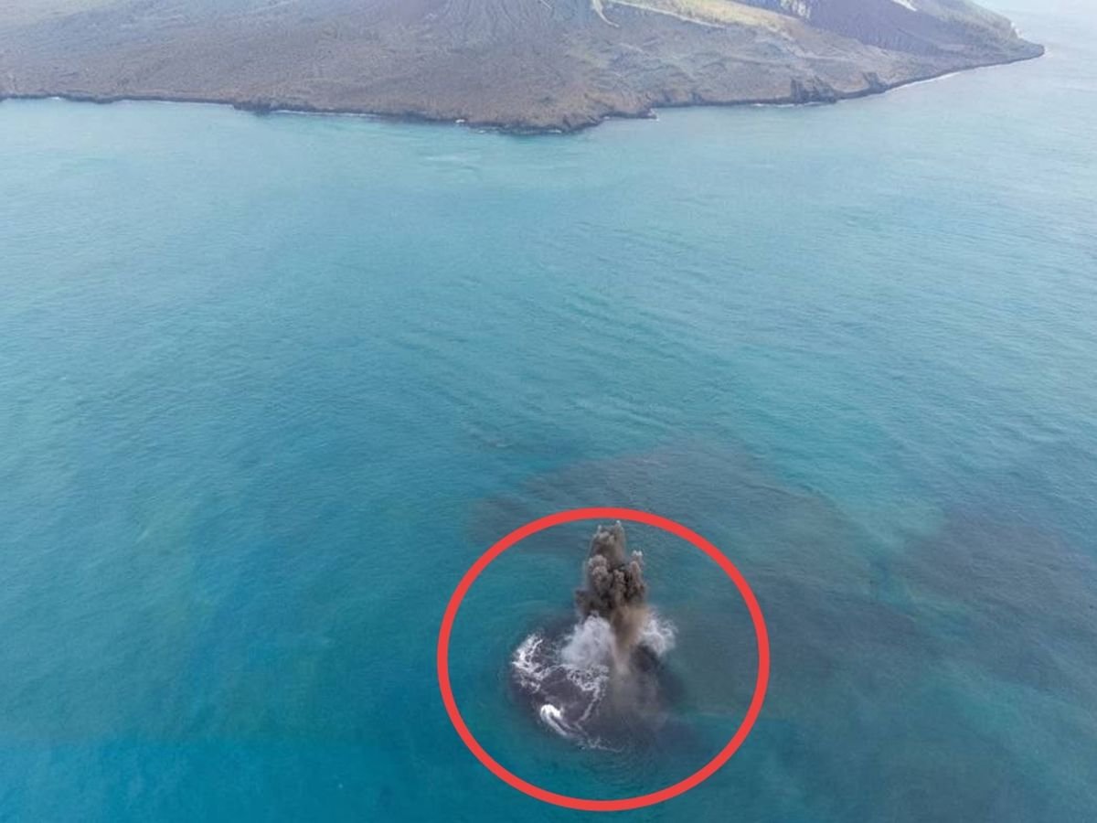 Daratan Baru Muncul di Sekitar Gunung Anak Krakatau, Benarkah Cikal Bakal Gunung Api?