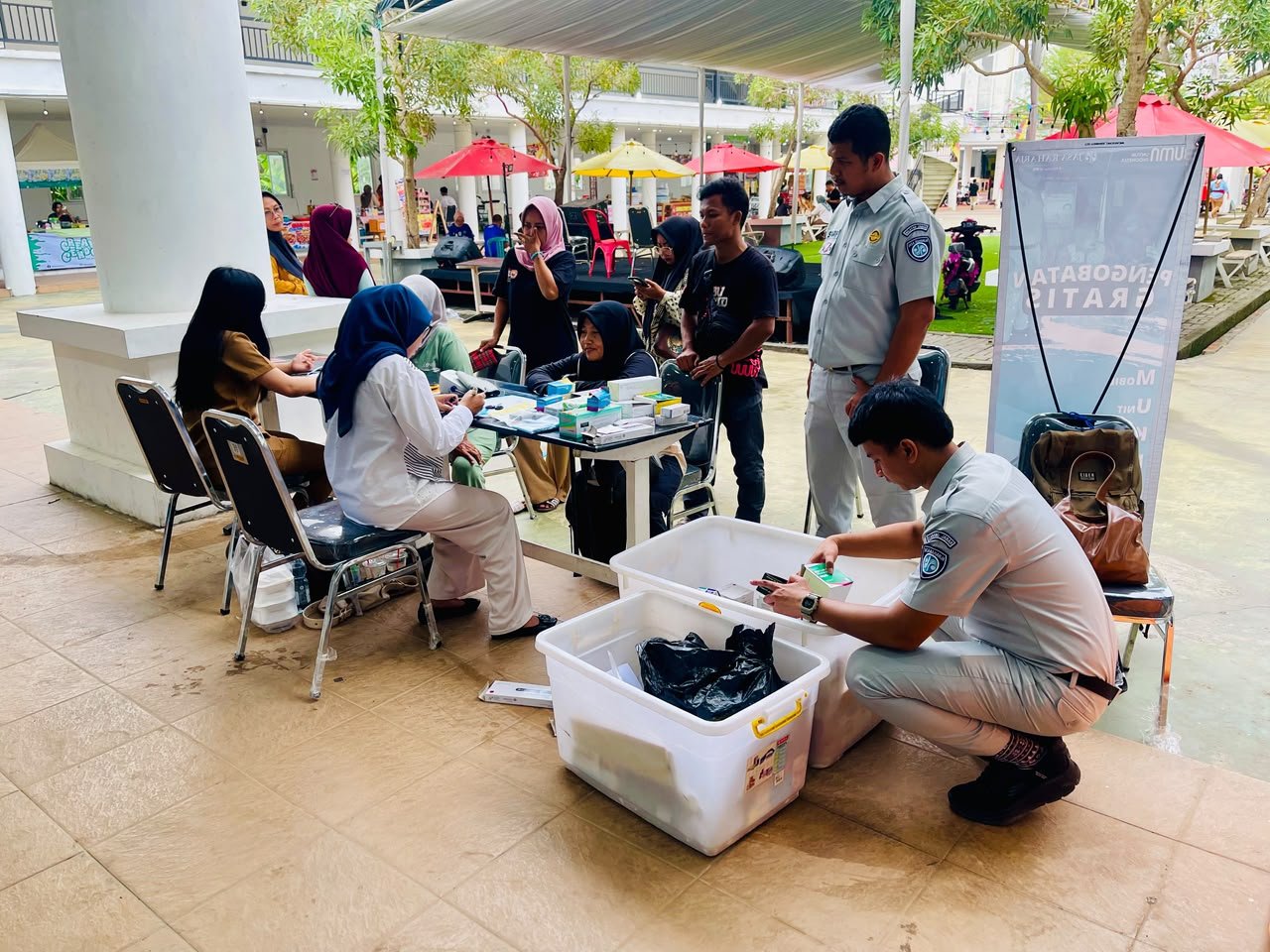 Jasa Raharja Gelar Pengobatan Gratis di Haurgeulis Festival, Dukung Keselamatan Lalu Lintas dan Optimalisasi Pendapatan Jasa Raharja Gelar Pengobatan Gratis di Haurgeulis Festival, Dukung Keselamatan Lalu Lintas dan Optimalisasi Pendapatan