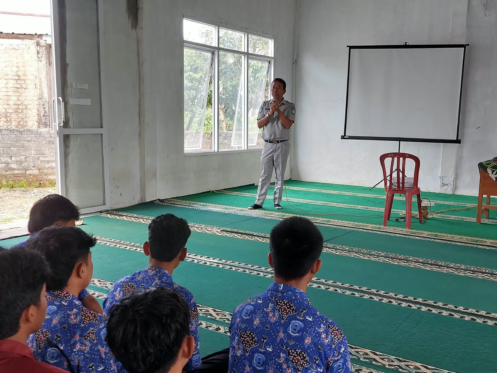Jasa Raharja Edukasi Siswa SMAN 1 Sekincau Lampung Barat, tentang Keselamatan Berkendara dan Keringanan Pajak Jasa Raharja Edukasi Siswa SMAN 1 Sekincau Lampung Barat, tentang Keselamatan Berkendara dan Keringanan Pajak