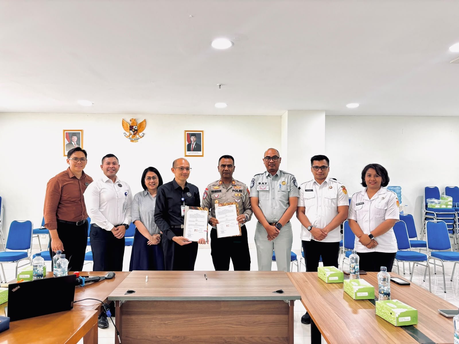 Tim Pembina Samsat Kota Kupang Jalin Kerja Sama dengan RSU Siloam, Wajib Pajak Taat Bisa Nikmati Diskon Layanan Kesehatan 10% Tim Pembina Samsat Kota Kupang Jalin Kerja Sama dengan RSU Siloam, Wajib Pajak Taat Bisa Nikmati Diskon Layanan Kesehatan 10%