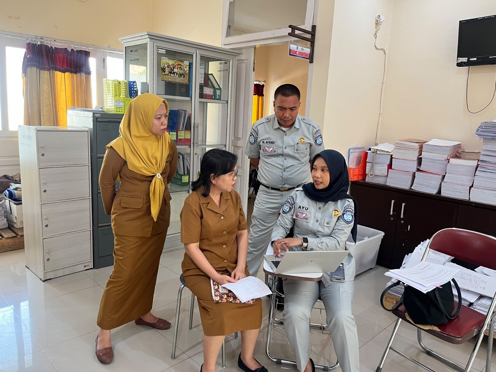 Jasa Raharja Perkuat Koordinasi Pelayanan dan Kunjungi Korban Kecelakaan melalui Program SENYUM JR di RSUD Anutapura Palu