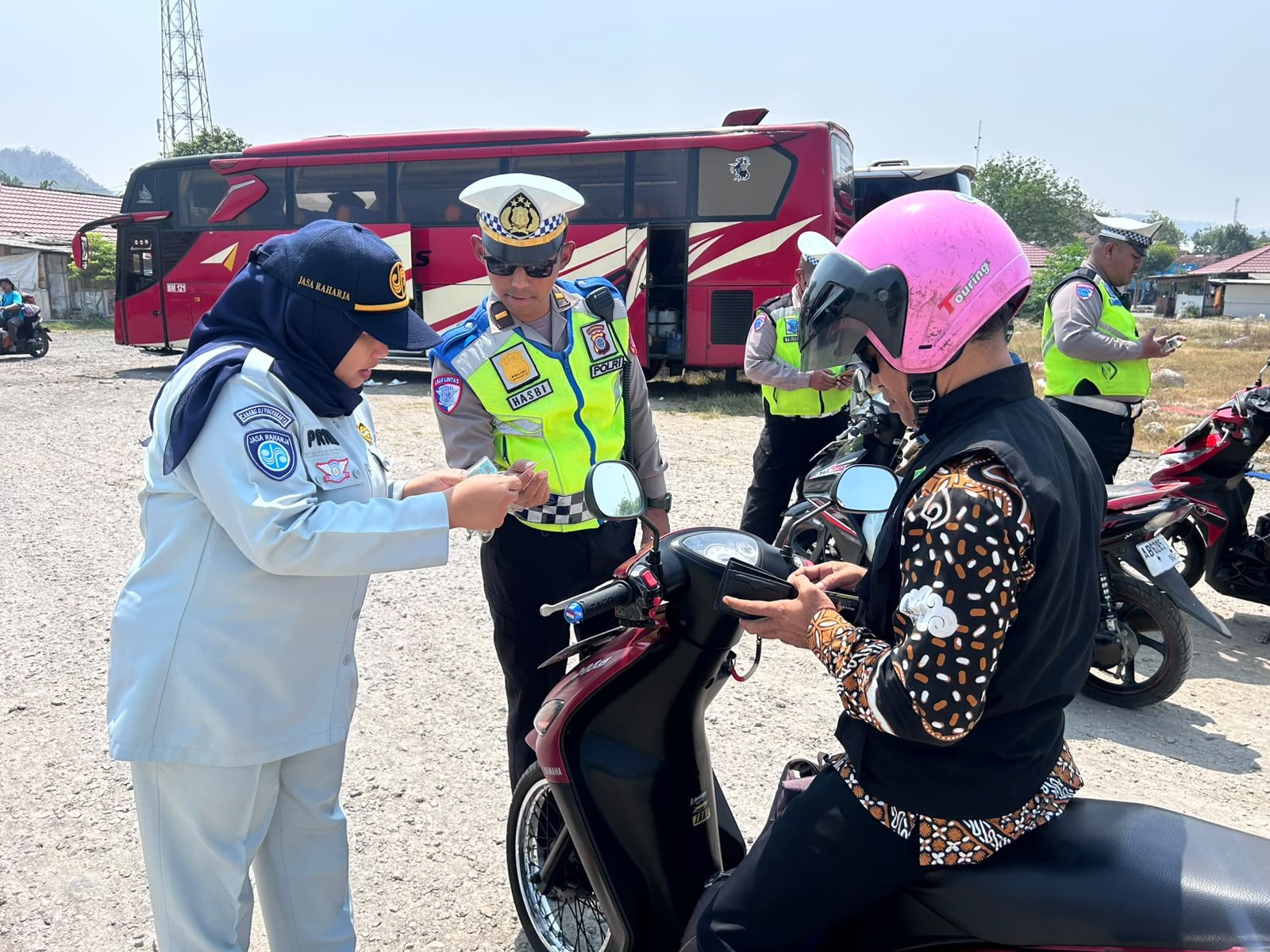 Jasa Raharja Dukung Operasi Gabungan Gakum di Terminal Imogiri untuk Meningkatkan Ketertiban Berlalu Lintas