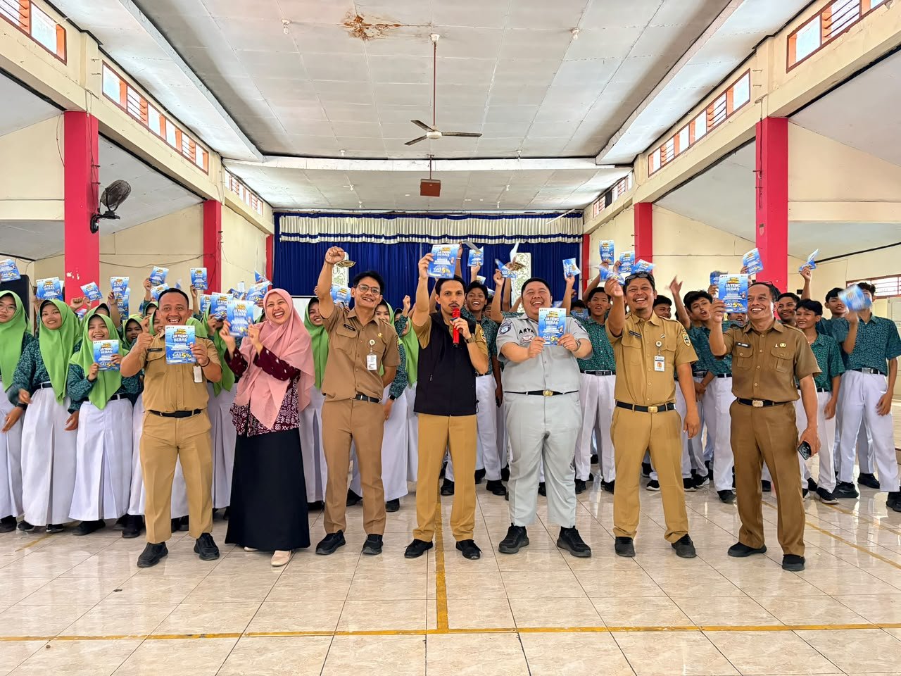 Tim Pembina Samsat Pemalang Perkuat Kepatuhan Pajak melalui Gadis Pantura di Lingkungan Sekolah Tim Pembina Samsat Pemalang Perkuat Kepatuhan Pajak melalui Gadis Pantura di Lingkungan Sekolah