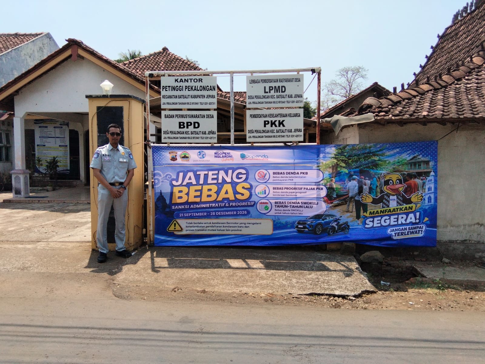 Jasa Raharja Cabang Pati Sosialisasikan Program Jateng Bebas 2026 melalui Pemasangan Spanduk di Sejumlah Titik Strategis Jasa Raharja Cabang Pati Sosialisasikan Program Jateng Bebas 2026 melalui Pemasangan Spanduk di Sejumlah Titik Strategis