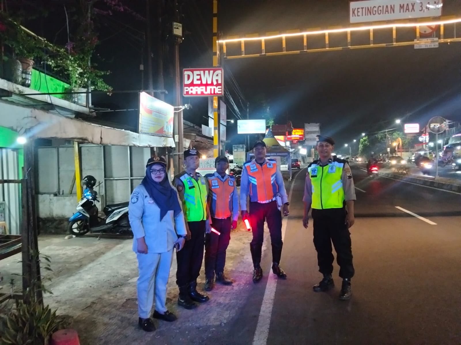 Cegah Laka Lantas di Titik Rawan, Jasa Raharja dan Polrestabes Semarang Gelar Blue Light Patrol di Wilayah Kecamatan Ngaliyan Cegah Laka Lantas di Titik Rawan, Jasa Raharja dan Polrestabes Semarang Gelar Blue Light Patrol di Wilayah Kecamatan Ngaliyan