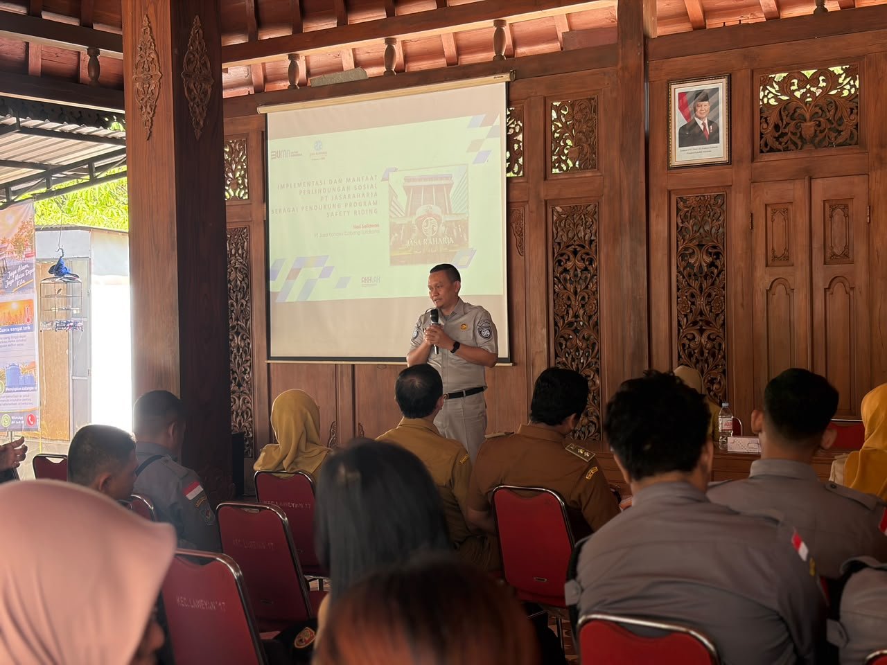 Tim Pembina Samsat Surakarta Sosialisasikan Program Jateng Bebas Denda, Pajak Progresif dan Keselamatan Lalu Lintas di Kecamatan Laweyan Surakarta Tim Pembina Samsat Surakarta Sosialisasikan Program Jateng Bebas Denda, Pajak Progresif dan Keselamatan Lalu Lintas di Kecamatan Laweyan Surakarta
