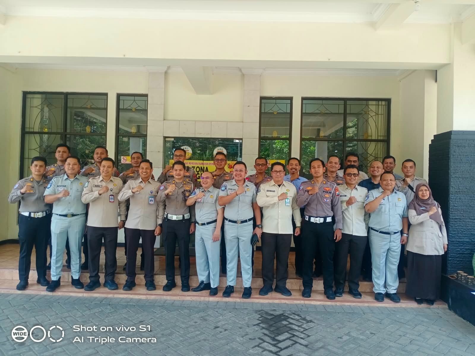 Pelayanan Samsat Bangil Dievaluasi melalui Supervisi Tim Teknis Samsat Jawa Timur Pelayanan Samsat Bangil Dievaluasi melalui Supervisi Tim Teknis Samsat Jawa Timur