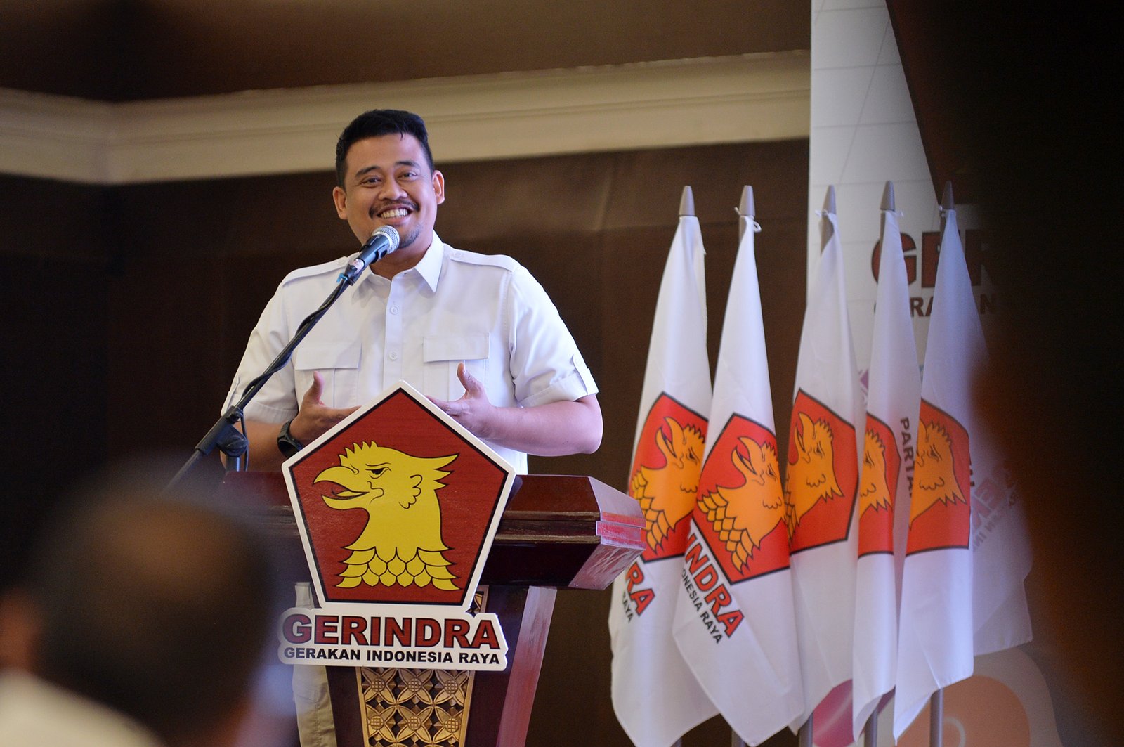 Bobby Nasution Tegaskan Tetap di Gerindra Meski Jokowi Resmi Gabung PSI Bobby Nasution Tegaskan Tetap di Gerindra Meski Jokowi Resmi Gabung PSI