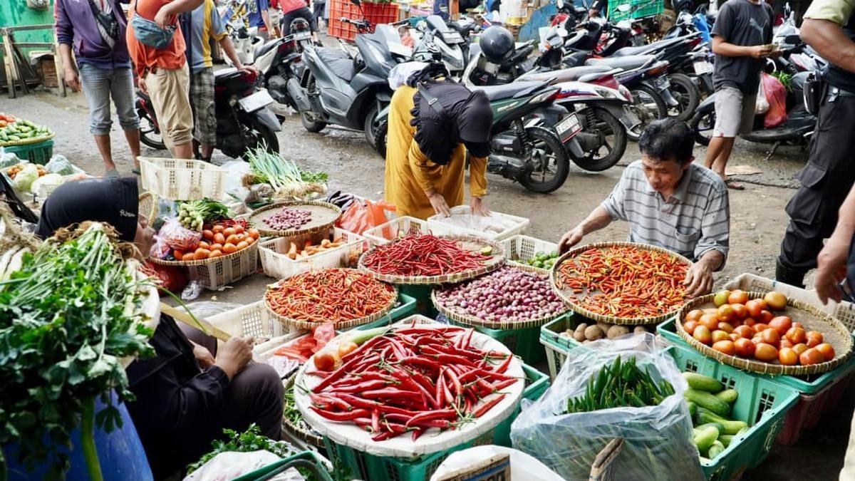 Harga Cabai Rawit Merah Tembus Rp105.750 per Kg, Telur Ayam Rp28.550 Harga Cabai Rawit Merah Tembus Rp105.750 per Kg, Telur Ayam Rp28.550