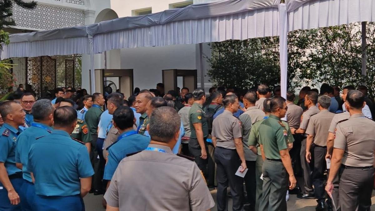 Prabowo Kumpulkan 800 Pejabat Tinggi TNI dan Polri di Istana Prabowo Kumpulkan 800 Pejabat Tinggi TNI dan Polri di Istana