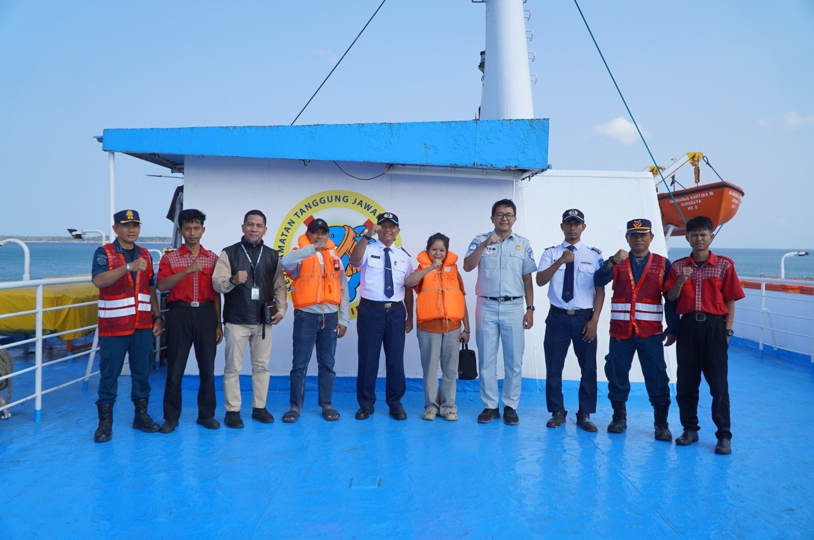 Hadirkan Manfaat Nyata di Bulan Kestrans, Jasa Raharja Selayar Pastikan Penumpang Terlindungi UU 33/1964 dan Siap Siaga di Laut Hadirkan Manfaat Nyata di Bulan Kestrans, Jasa Raharja Selayar Pastikan Penumpang Terlindungi UU 33/1964 dan Siap Siaga di Laut