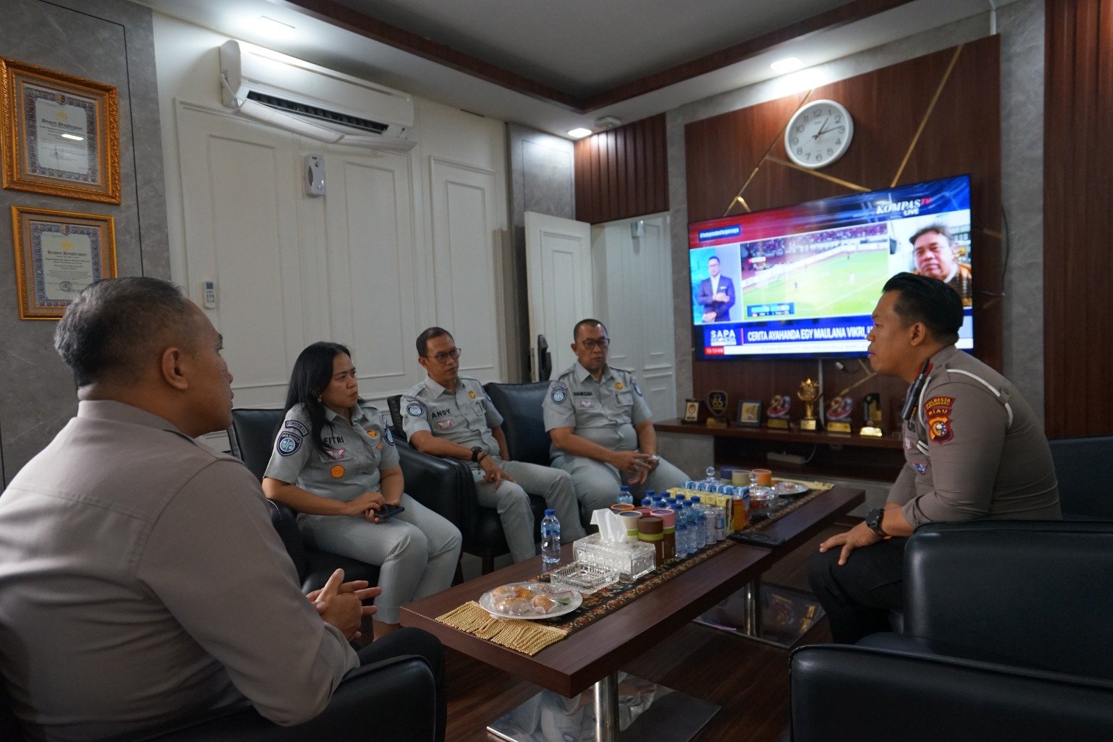 Dukung Pencegahan Kecelakaan, Jasa Raharja Riau Serahkan 40 Unit Traffic Cone kepada Polresta Pekanbaru Dukung Pencegahan Kecelakaan, Jasa Raharja Riau Serahkan 40 Unit Traffic Cone kepada Polresta Pekanbaru