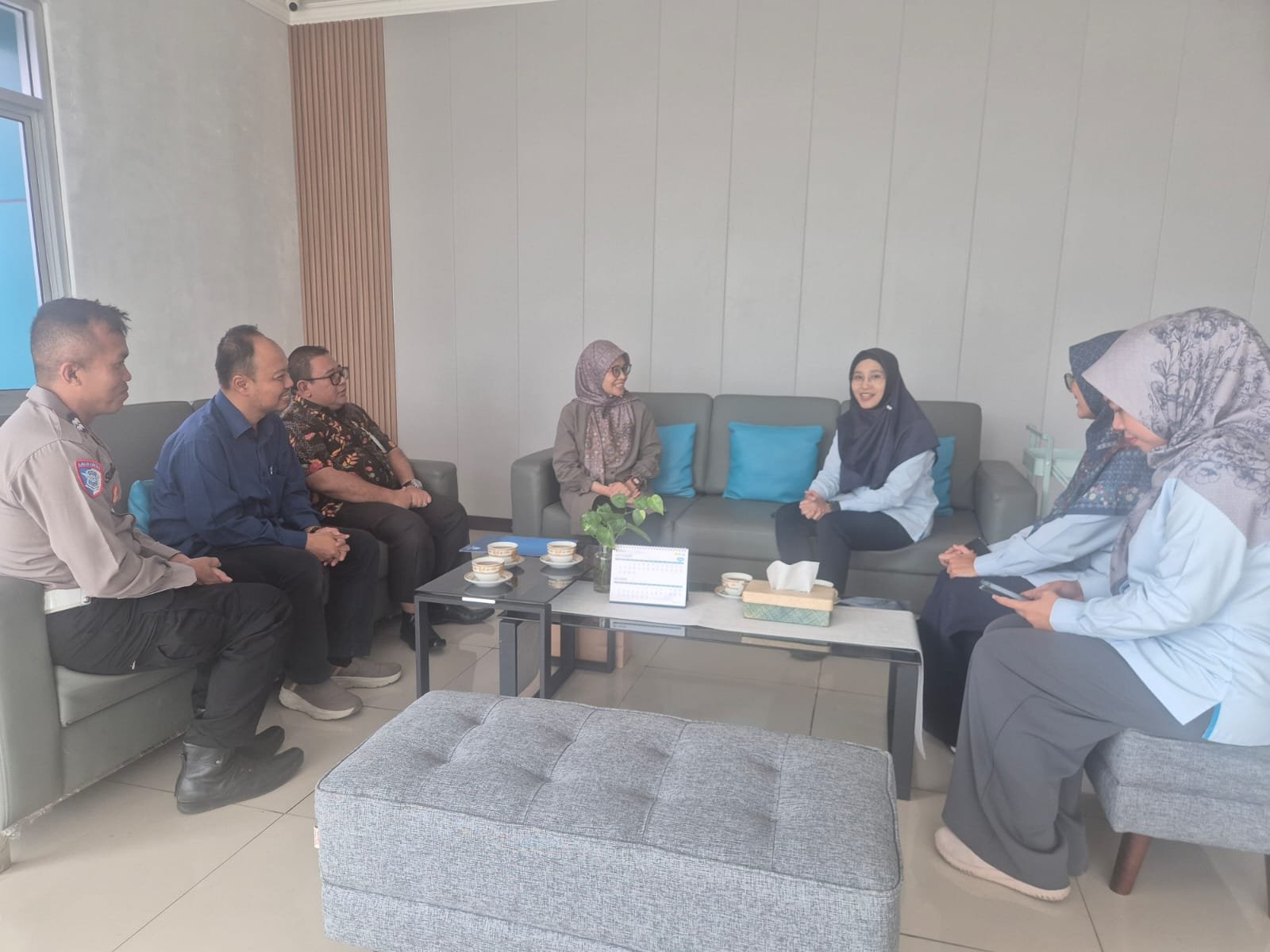 PT Jasa Raharja Cabang Tasikmalaya Berikan Apresiasi kepada PT PLN (Persero) UP3 Tasikmalaya atas Kepatuhan Daftar Ulang Kendaraan Dinas PT Jasa Raharja Cabang Tasikmalaya Berikan Apresiasi kepada PT PLN (Persero) UP3 Tasikmalaya atas Kepatuhan Daftar Ulang Kendaraan Dinas