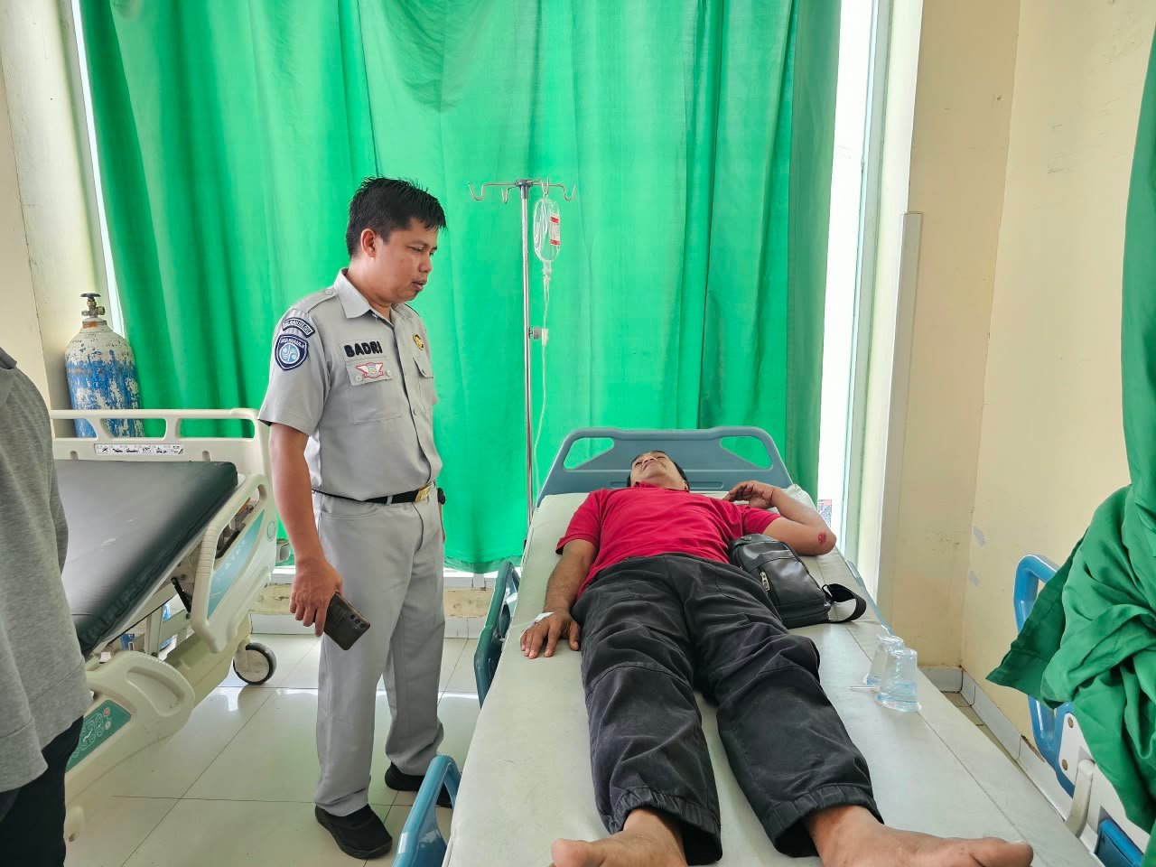 Jasa Raharja Cabang Mamuju Bergerak Cepat Pastikan Keterjaminan Korban Kecelakaan Tunggal Bus Neo Trans di Mamuju Jasa Raharja Cabang Mamuju Bergerak Cepat Pastikan Keterjaminan Korban Kecelakaan Tunggal Bus Neo Trans di Mamuju