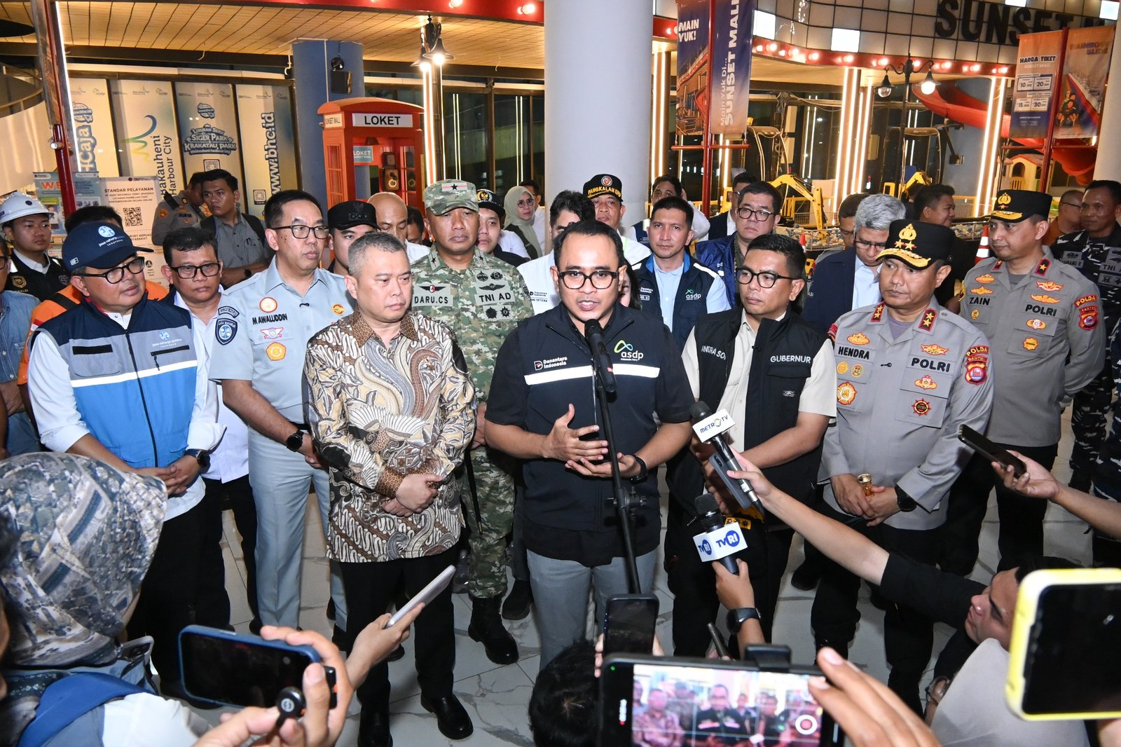 Gerak Cepat Pasca-Kebakaran KMP Batumandi, Jajaran Direksi PT Jasa Raharja dan PT Jasaraharja Putera Turun Langsung ke Pelabuhan Merak Gerak Cepat Pasca-Kebakaran KMP Batumandi, Jajaran Direksi PT Jasa Raharja dan PT Jasaraharja Putera Turun Langsung ke Pelabuhan Merak
