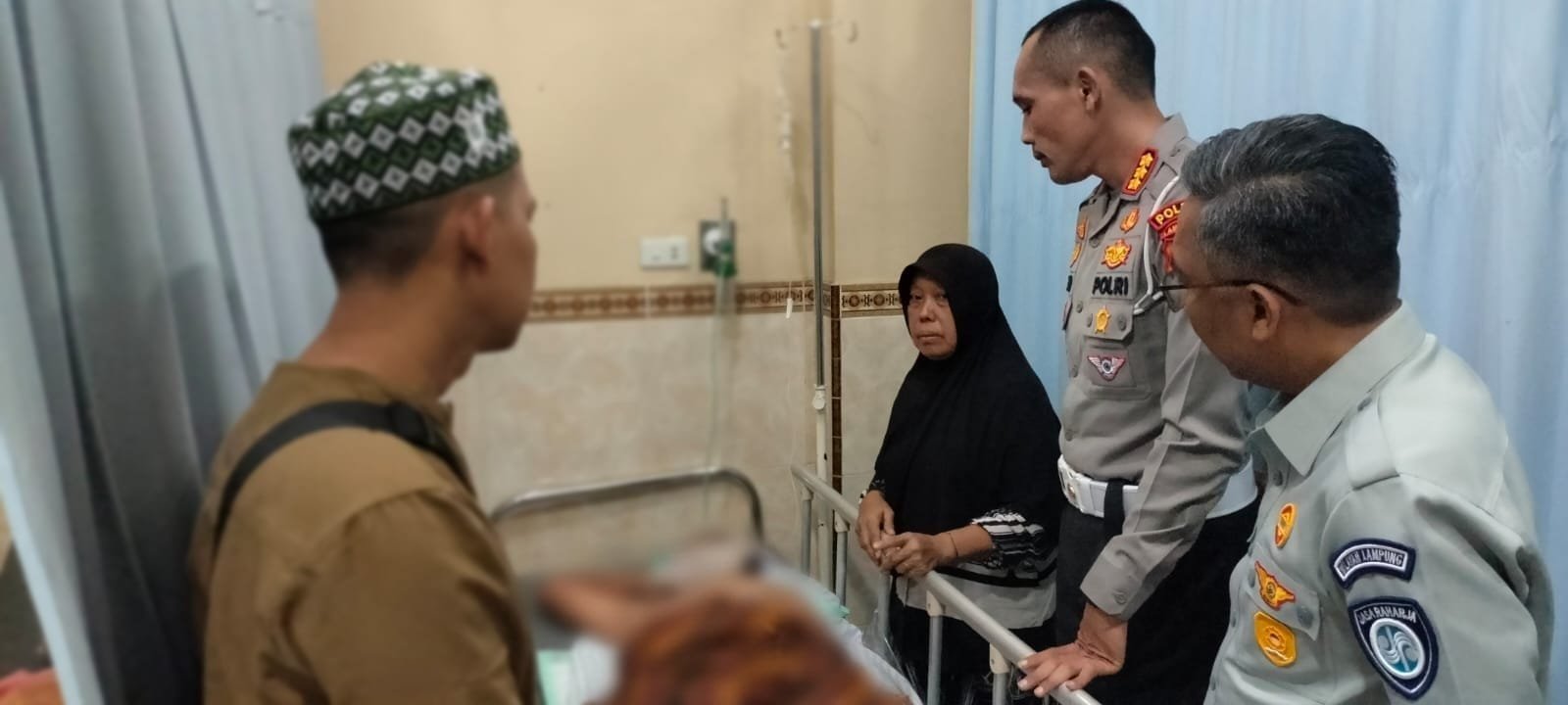 Jasa Raharja Gerak Cepat Berikan Pelayanan kepada Korban Kecelakaan Minibus di Tol Terpeka Tulang Bawang Barat Jasa Raharja Gerak Cepat Berikan Pelayanan kepada Korban Kecelakaan Minibus di Tol Terpeka Tulang Bawang Barat