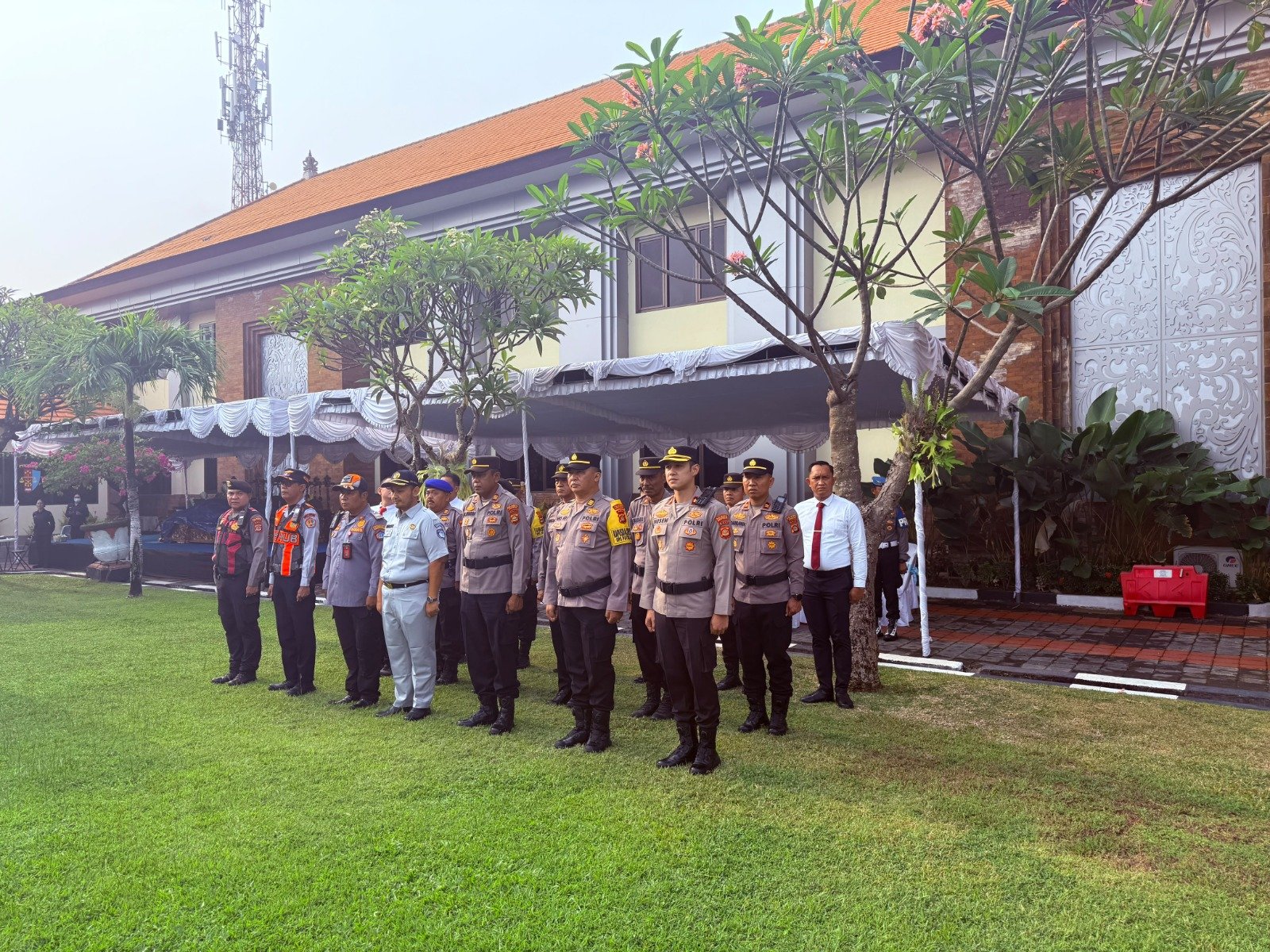 Apel Operasi Patuh Agung di Polresta Denpasar, Jasa Raharja Dukung Gerakan Tertib Berlalu Lintas Apel Operasi Patuh Agung di Polresta Denpasar, Jasa Raharja Dukung Gerakan Tertib Berlalu Lintas