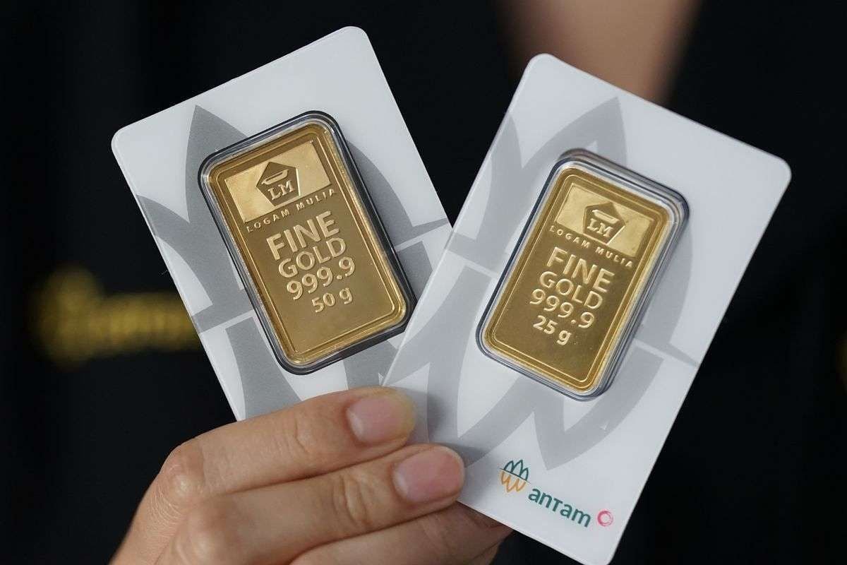 Harga Emas Antam Sabtu Turun Rp2.000 Jadi Rp2,574 Juta per Gram