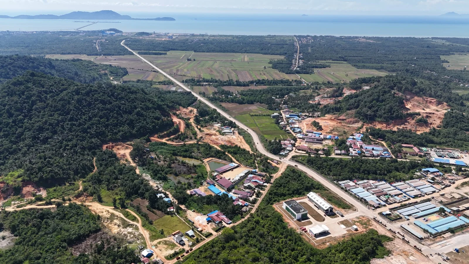 Indonesia Tak Lagi Impor Alumina, Hilirisasi Bauksit Hemat Devisa hingga Rp9 Triliun Indonesia Tak Lagi Impor Alumina, Hilirisasi Bauksit Hemat Devisa hingga Rp9 Triliun